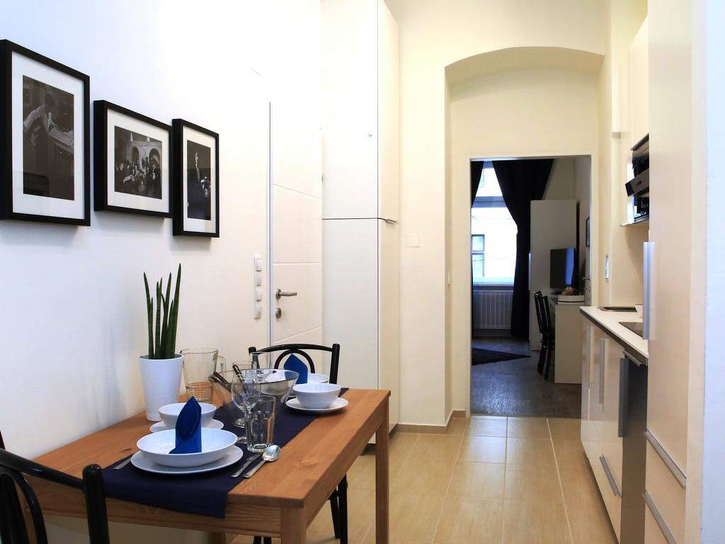 Flatprovider Comfort Eduard Apartment - Contactless Check In Wenen Buitenkant foto