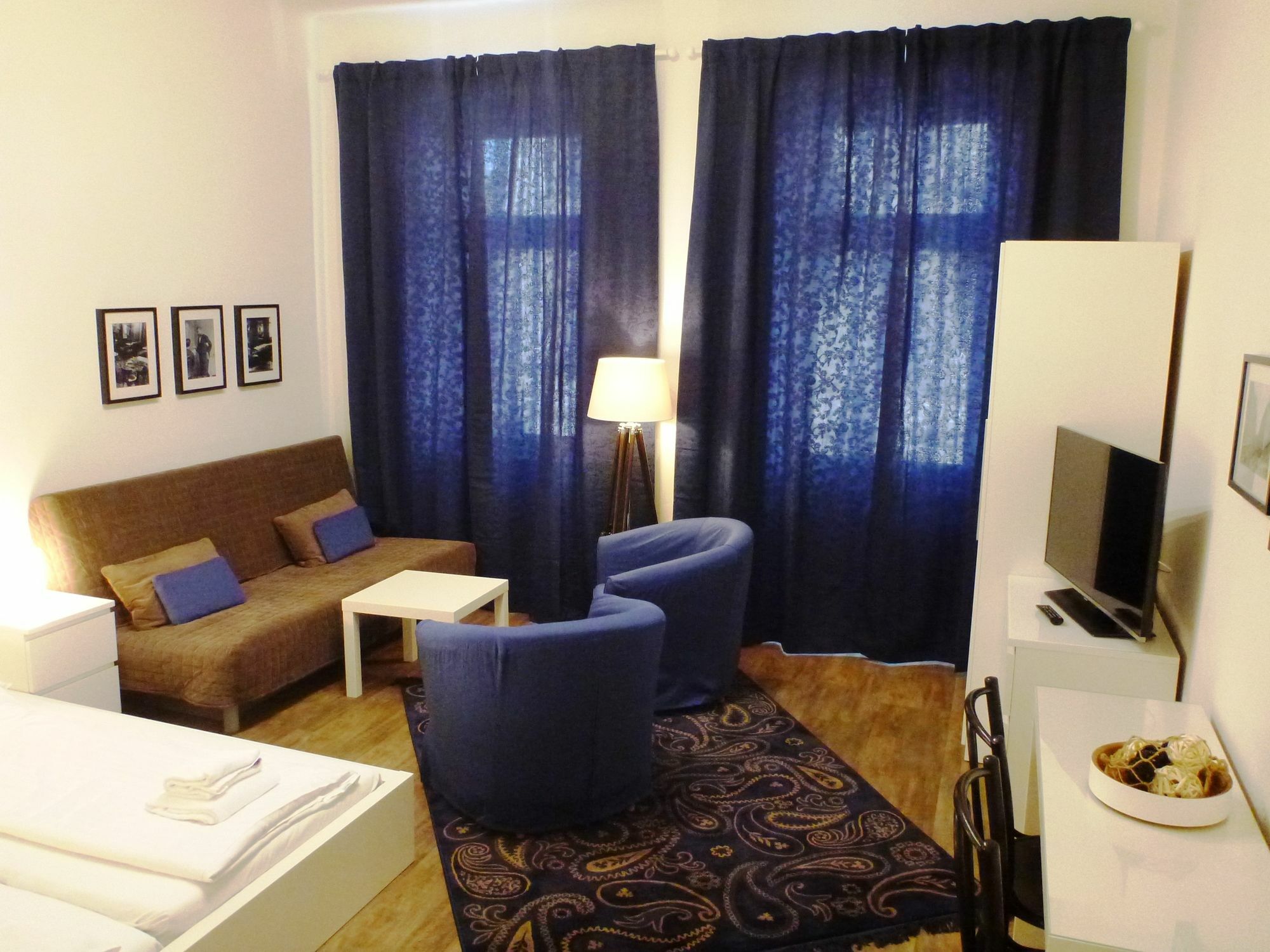 Flatprovider Comfort Eduard Apartment - Contactless Check In Wenen Buitenkant foto